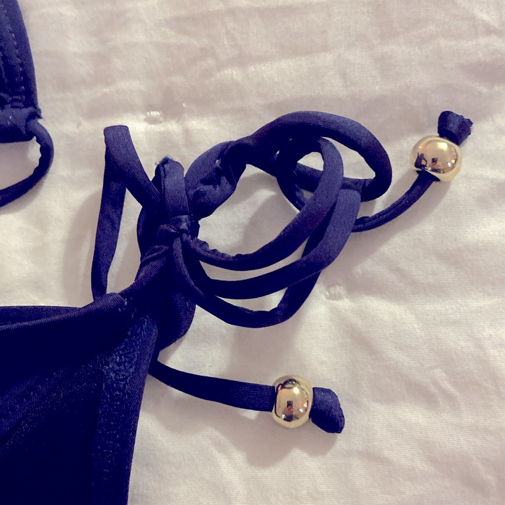 String Bikini - Picture 4 of 8